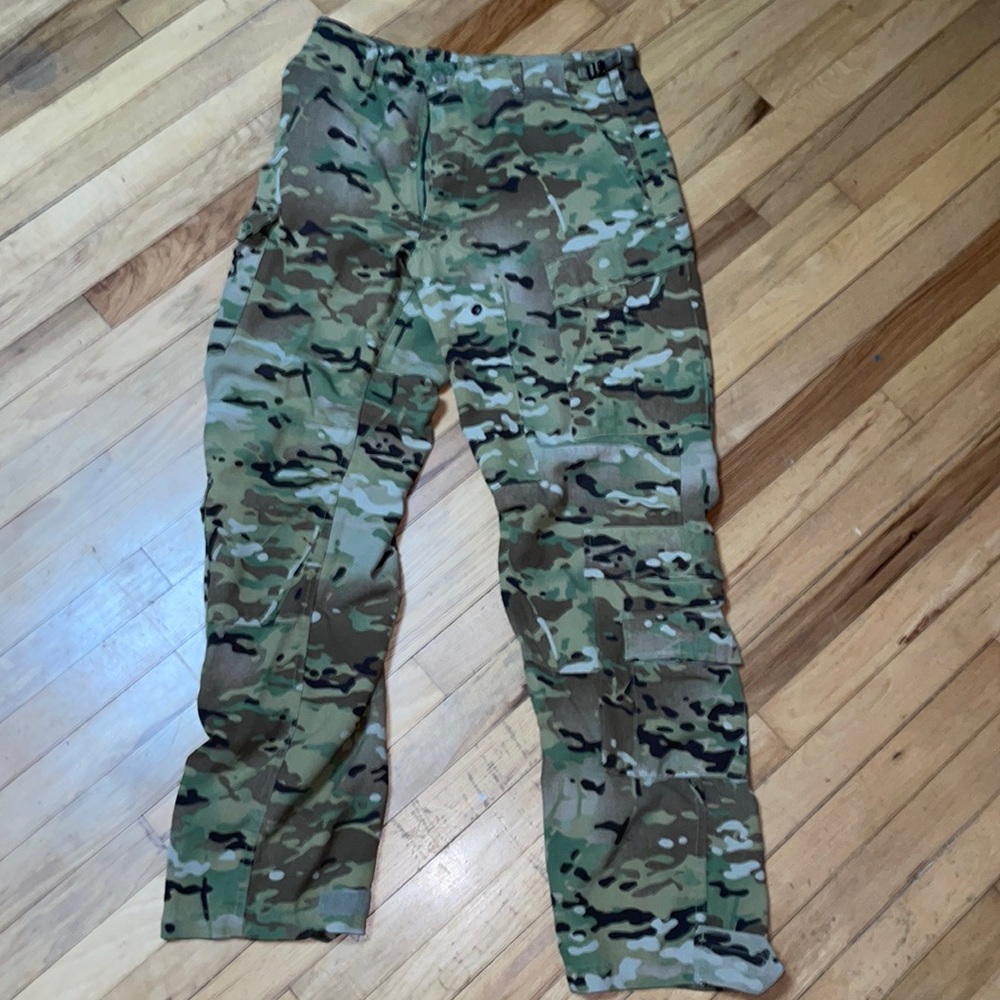Multi cam camouflage medium regular pants aramid fire resistant. Combat Flyers